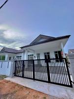 Izyan Homestay - B&B
