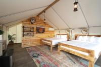 Glamping Tent #8 with AC Heat AC and Private Bath - B&B Orderville