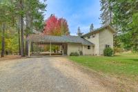11 Mi to Cathedral Hills Home with Wooded Views! - B&B Grants Pass