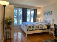 Queen Room with Shared Bathroom