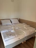 One-Bedroom Deluxe Apartment