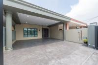 Klang Bukit Tinggi Unique Design with Outdoor Cafe up to 12pax - B&B Klang