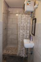 Familienzimmer mit Dusche