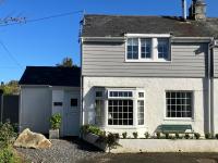 Cosy Cottage with Wood Burning Stove - B&B Ederyn
