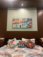 Riverside Palm Luxe 1BHK near Kamakhya & IHR - B&B Guwahati