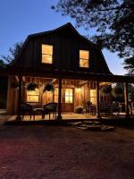 Secluded with Hot tub, Pool table, Arcade, Fishing andTheater Room - Ferienwohnung