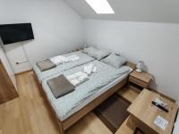 Doppel- oder Zweibettzimmer