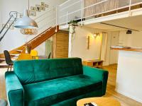 Duplex-Ceiling height 1,9m-Free private parking-Self check in !! Duplex climatisé-Hauteur sous plafond 1,9m-Parking privé gratuit-Arrivée autonome !! - B&B Avignone