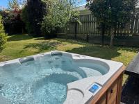 Dream home in central of Rotorua with spa pool - Chambres d’hôtes Rotorua
