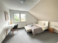 XXL Penthouse - 240qm - 6 rooms - priv Parking- MalliBase Apartments - B&B Garbsen