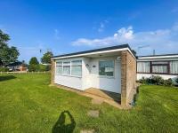 Beautiful Chalet In The Seaside Village Of Scratby, Norfolk Ref 51054S - B&B