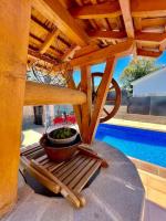 Maravillosa villa con piscina y barbacoa - B&B Puigventós