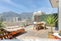 Urban Oasis Balcony Apartment Backup Powered - B&B Città del Capo