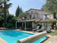 Belle villa de charme avec piscine - B&B