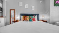 Frida Kahlo Studio South Beach Hideaway for Two - B&B Miami Beach