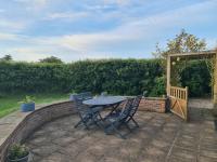 Brisley North Norfolk cosy cottage garden pub and walks - B&B Beetley