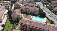 Little Italy Apt- piscina e relax al Lago di Garda - B&B