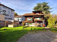 CASA UNO Heimeliges Chalet mitten in Spiez - B&B