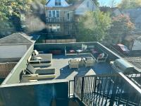 Lyons' Den - B&B Chicago