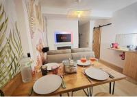 MRODBNB - Appart Neuf - Aperçu Mer - 25m Plage & Resto - Ciné - cheminée - Popcorn - B&B Cancale