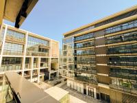 Luxury Apartment with Pool, Patio & Gym in City Walk - B&B