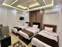 Triple Room with City View