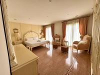 Three-Bedroom Apartment with Balcony