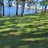 Lakefront Cottage- late summer price decrease! - B&B
