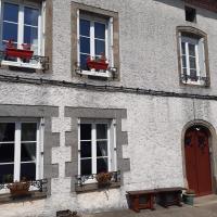 Number 22 - Le Dorat - Apartment 4 with garden & free parking - Chambres d'hôtes Le Dorat