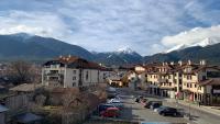 Art Apartment Sleeps 4 Mountain Views - B&B Bansko
