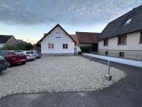 La Suite de Vénus - Chambre à thème Love Room Jacuzzi et Pièce Secrète - Évasion pour deux - B&B Schirrhein
