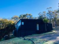 Architecturally Designed Rural Retreat 3 bedroom HOUSE or 1 bedroom CABIN with close to 170 five stars rating - Chambres d'hôtes Forcett