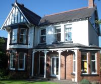 B&B Northwich - The Hive at 52 - Bed and Breakfast Northwich