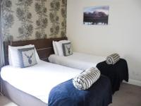 Camera Matrimoniale/Doppia con Letti Singoli con Bagno Privato