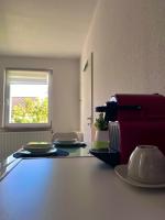 Cozy Apartment with Excellent Transport Links to Old Town, Main Station and Trade Fair - Ferienwohnung