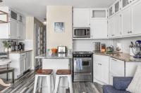 CDM 304 - Beachfront Serenity - Bed and Breakfast Galveston