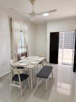 TuR15 SPlCE 10pax 4room Private House - B&B Bayan Lepas