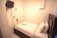 Deluxe One-Bedroom Apartment