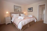 Zimmer mit Kingsize-Bett