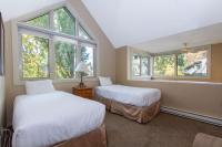 Condo, 1 Bedroom + Loft, Private Hot Tub (Unit 202)