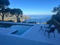 Tranquil sea view villa - B&B