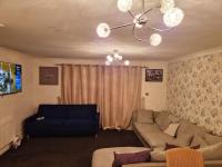 Maidstone holiday apartment 3 bedroom free sports sleeps 7 - B&B