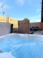 Kaoglen Squirrel Drey-Hot Tub-Pet Friendly-Perth - Ferienwohnung Balnald