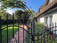 Kunsthaus am Hafen - umzäunter Garten, Sauna im Haus - B&B Breege