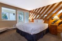 Condo, 1 Bedroom + Loft, Private Hot Tub (Unit 204)
