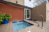 Bearfoot Lodge Gatlinburg Condo, Free Parking, & only a 12 mile from Ripley's Aquarium - Chambres d'hôtes Gatlinburg
