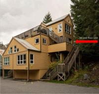1BR Condo, Close to Creekside Gondola by Harmony Whistler Vacations - B&B