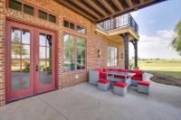 Spacious Edmond Vacation Rental with Hot Tub! - B&B Edmond