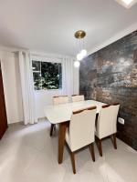 Apartamento com 3 quartos no centro de Domingos Martins - Chambres d’hôtes