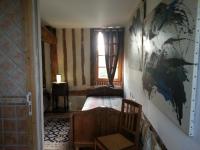 Dreibettzimmer mit Dusche